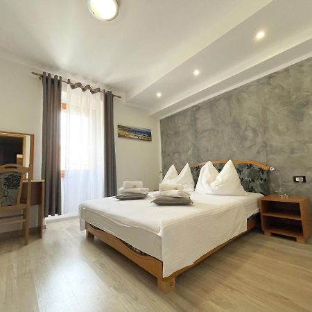 Rooms Valentino Porec Bagian luar foto
