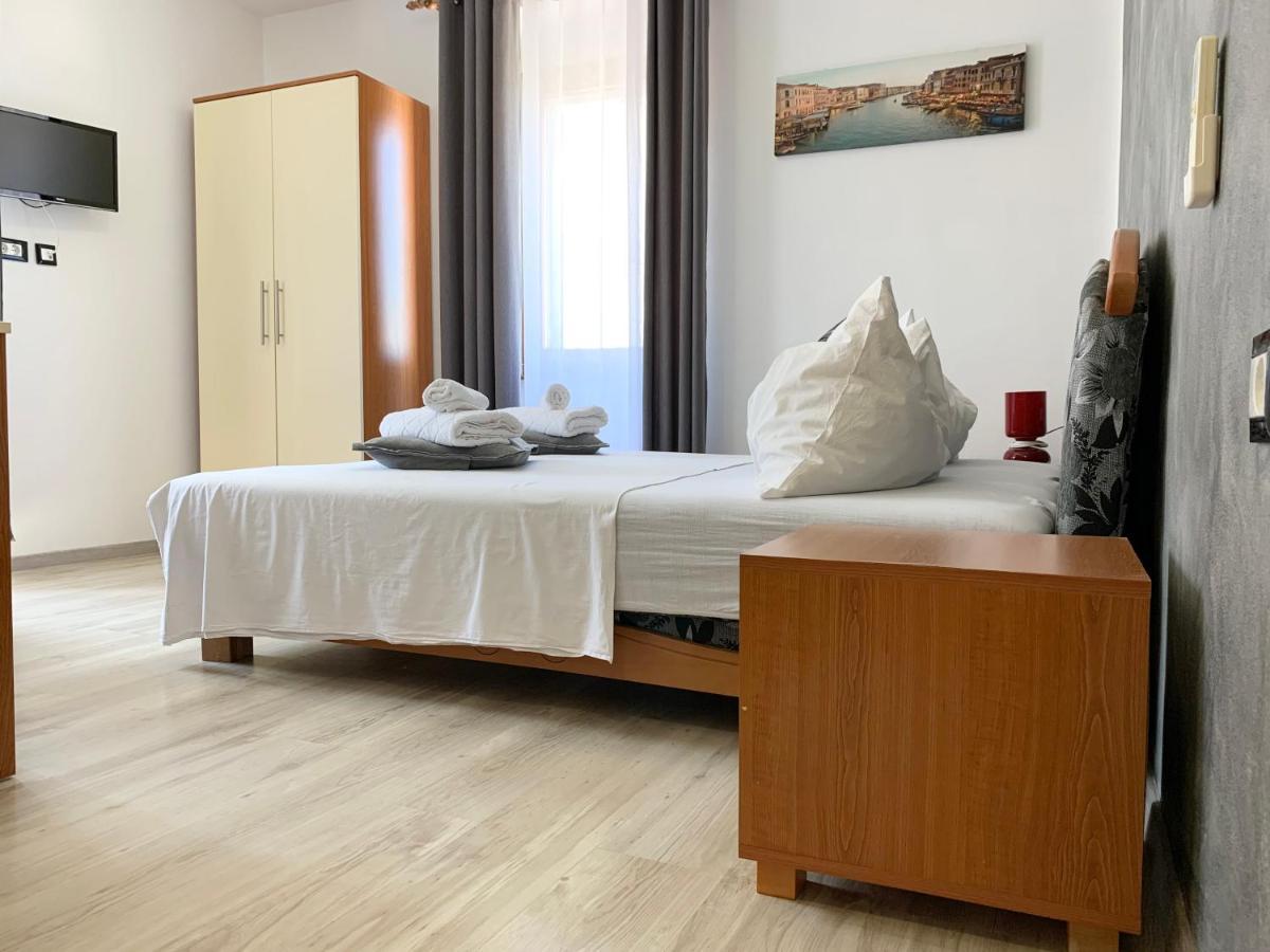 Rooms Valentino Porec Bagian luar foto