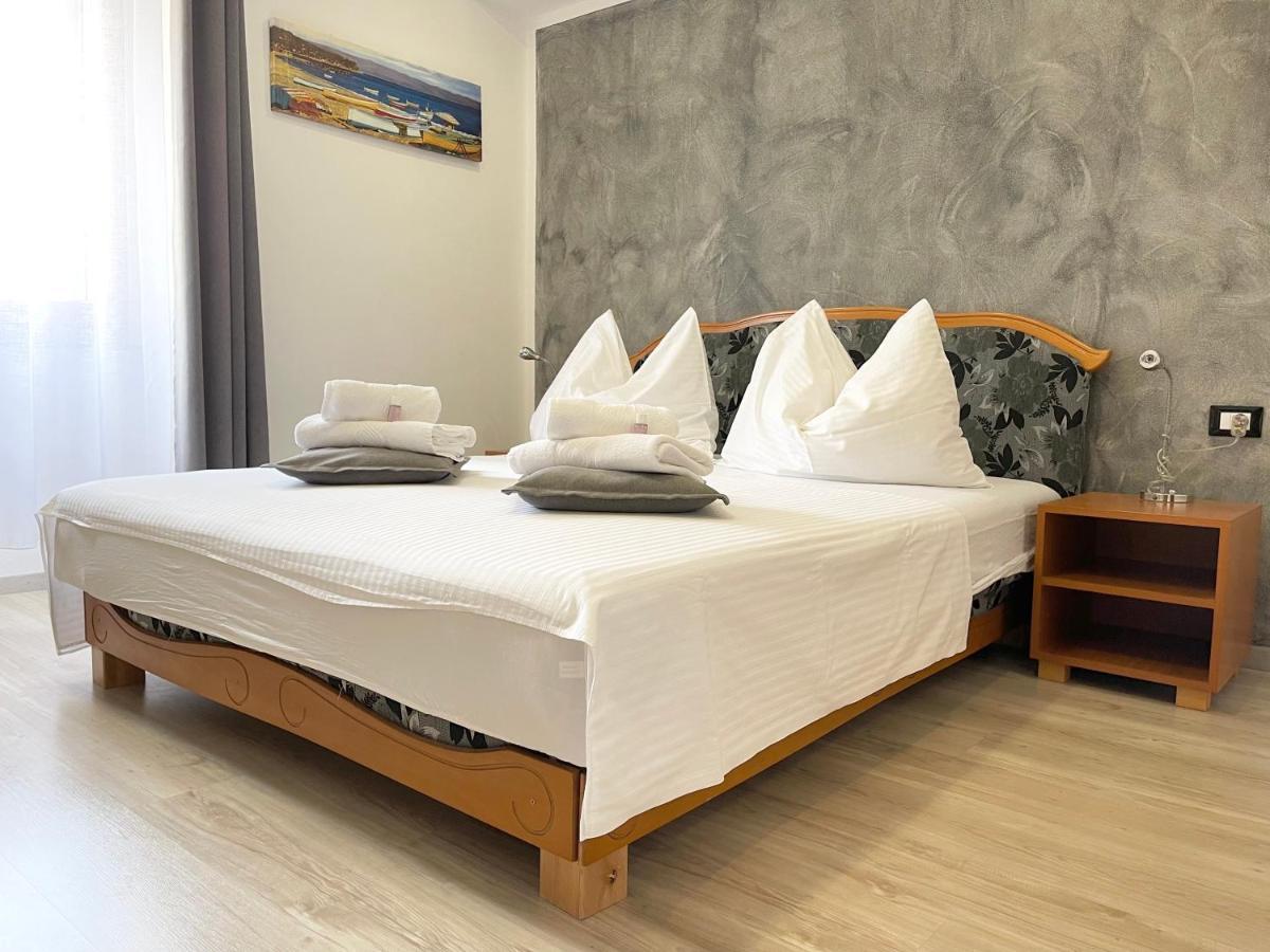 Rooms Valentino Porec Bagian luar foto