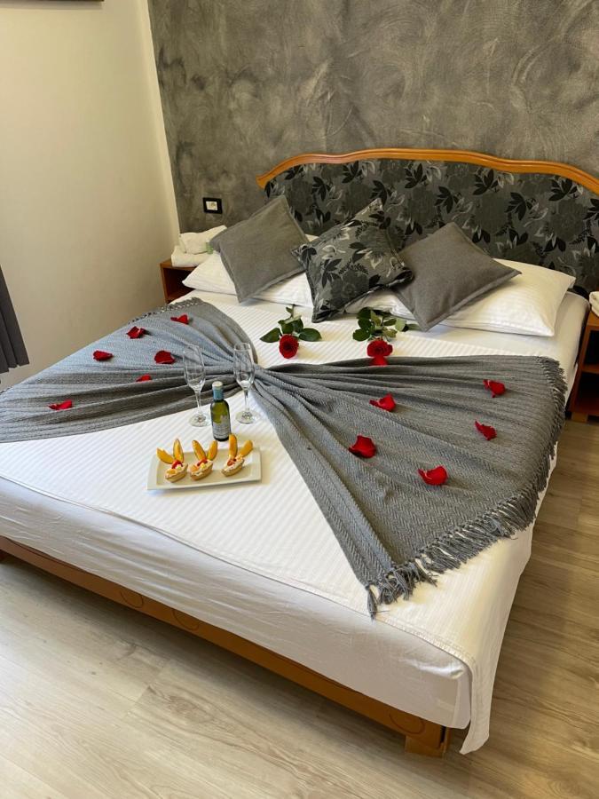 Rooms Valentino Porec Bagian luar foto