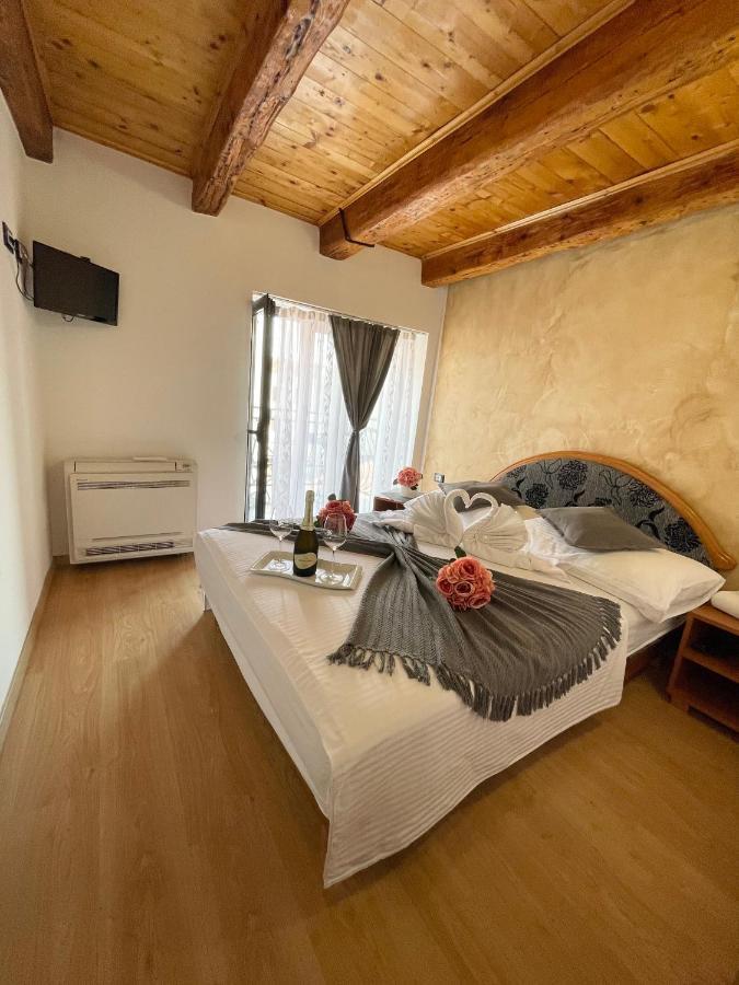 Rooms Valentino Porec Bagian luar foto