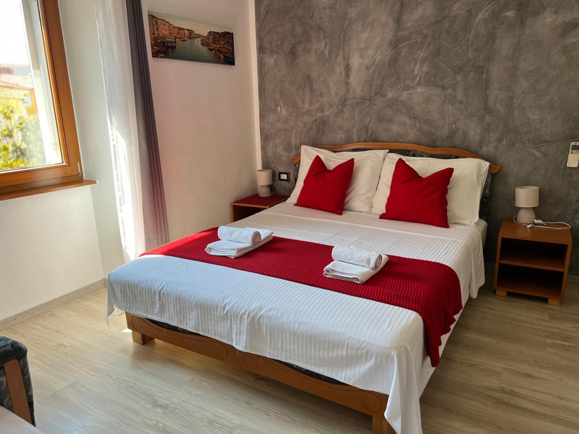 Rooms Valentino Porec Bagian luar foto