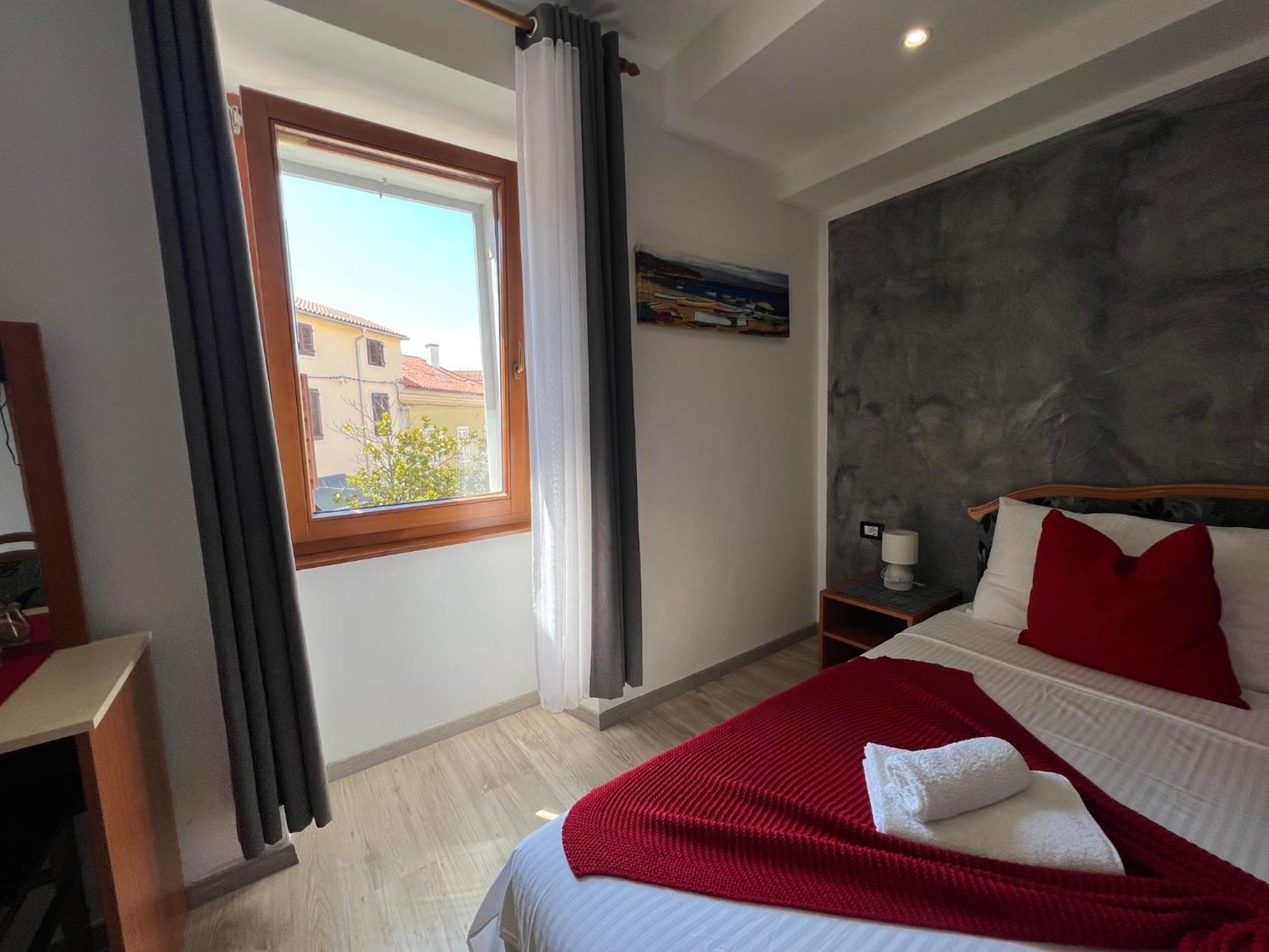 Rooms Valentino Porec Bagian luar foto